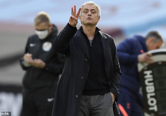 Mourinho: ‘Chiến thuật của tôi không thua ai’